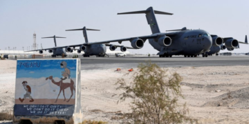 Rreziku nga sulmi Iranian, SHBA heq avionët nga baza e Katarit
