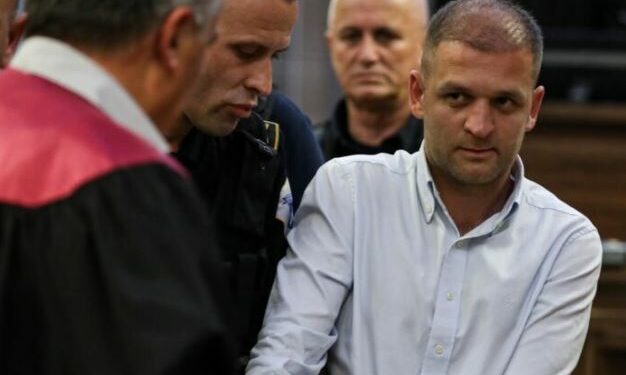 Naim Murseli dërgohet i prangosur në Klinikën e Neurologjisë në QKUK