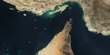 Parlamenti i Iranit voton për mbylljen e Ngushticës së Hormuzit