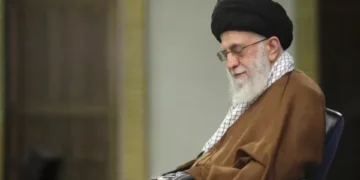 Udhëheqësi Suprem i Iranit në “situatën më të rëndë të jetës së tij si autokrat”