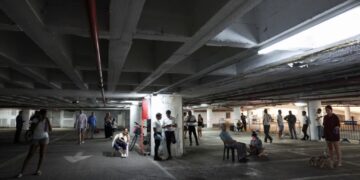 Irani lëshon raketa dhe dronë drejt Izraelit, paralajmëron edhe SHBA-në