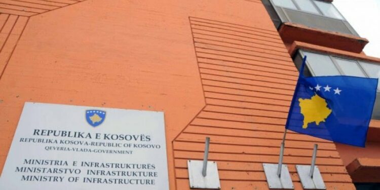 Ministria e Infrastrukturës paguan 465 mijë euro për punëtorë “fiktivë”