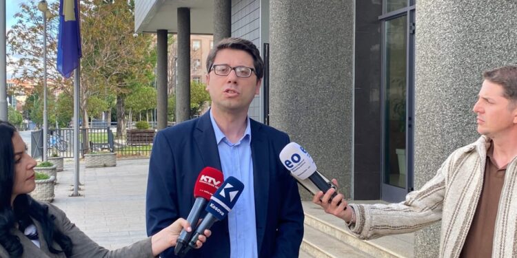 Murati: Deputetët e opozitës vijnë dhe nuk e dinë pse vijnë, pyetni pse vijnë?