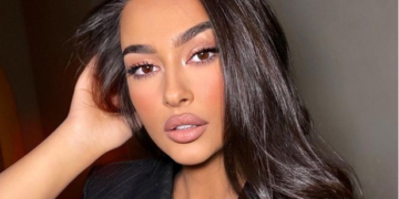 Adrola Dushi shfaqet përvëluese në bikine