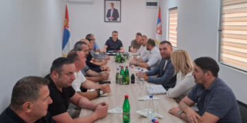Lista Srpska shkon në Rashkë për ta takuar Petkoviqin – marrin informata për rundin e fundit të dialogut
