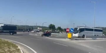 Nën masa të forta sigurie, ekipi serb largohet nga Tirana drejt Beogradit