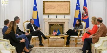 Osmani pret në takim përfaqësues të Lutjeve të Mëngjesit nga SHBA-ja: Aleancat strategjike janë thelbësore për të ardhmen e Kosovës