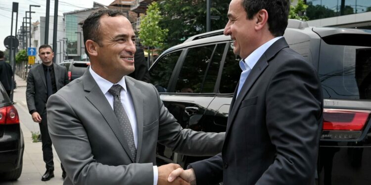 Halil Thaçi i bindur se do ta mposhtë Xhafer Gashin në Obiliq: Qytetarët do t’i japin fund keqqeverisjes së LDK-së