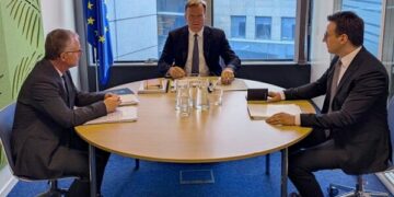 Negociata me “material” të Lajçakut, Bislimit i pëlqen stili i Sorensenit, opozita thotë se ai s’ka legjitimitet për dialog