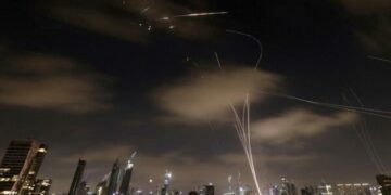 BBC: Ushtria izraelite godet strukturën kyçe iraniane, aty ku prodhohen raketat dhe një akademi të Trupave të Gardës Revolucionare