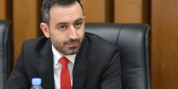 Basha e barazon votën e fshehtë në Kuvend me atë në zgjedhje, thotë se nëse deputetët e fotografojnë shkojnë në burg