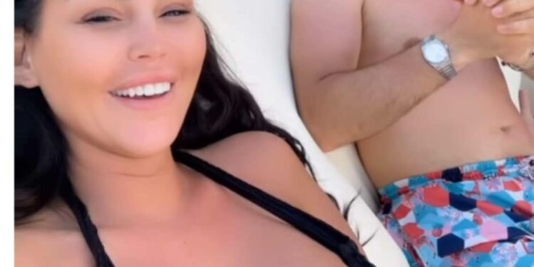 Ky është mashkulli që po e shoqëron Fjolla Morinen në pushime