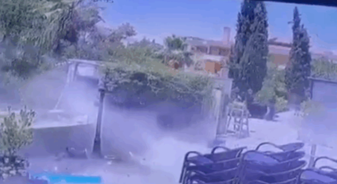 Pamje: Një nga dronët e Iranit me objektiv Izraelin, godet një tjetër shtet