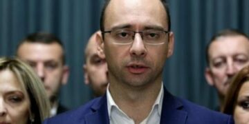 Simiq pranon se do të intervistohet si i dyshuar për barrikadat e 2022-ës në veri