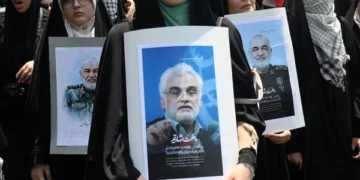 Reuters: Izraeli ka vrarë të paktën 20 komandantë iranianë, përfshirë kreun e forcave ajrore