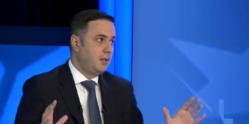 Kurti është i paditur politikisht, thotë Abdixhiku