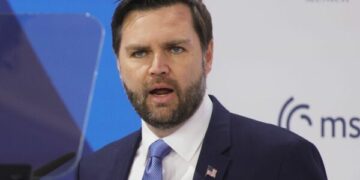 Zëvendëspresidenti Vance thotë se SHBA-të nuk janë në luftë me Iranin
