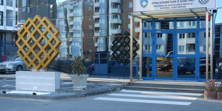 Nga “kuzhinieri” në zyrtar shtetëror, ndodh në Ministrinë e Mbrojtjes
