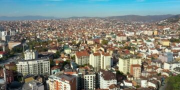 Mijëra qytetarë të Kosovës jetojnë në banesa pa pranim teknik