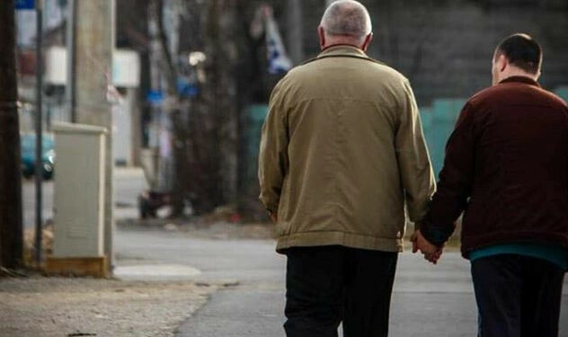 Deçani nderon dashurinë e pakusht – babanë që ecte çdo ditë 20 km me të birin me Sindromën Down
