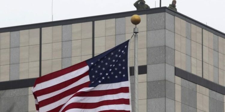 Alarm për mjet të dyshuar pranë Ambasadës Amerikane