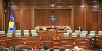 Në prani të ambasadorëve dështon sërish konstituimi i Kuvendit – seanca e radhës nesër