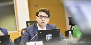 Murati: Nga ky muaj shërbyesit publikë do të marrin pagën me rritje prej 55 euro shtesë