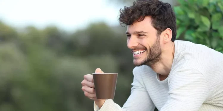 Kafeja: Sekreti i ri për të luftuar plakjen – Sa filxhanë janë të mjaftueshëm?