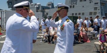Shqiptari merr drejtimin e një prej luftanijeve më të famshme amerikane