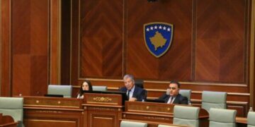 Dështon edhe farsa e fundit në Kuvend, Kurti s’i ka 61 vota, nga nesër në fuqi ndalesa e Gjykatës për deputetët