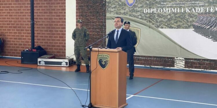 Kurti në diplomimin e kadetëve: Ushtria jonë po ecën me hapa të shpejtë drejt zhvillimit