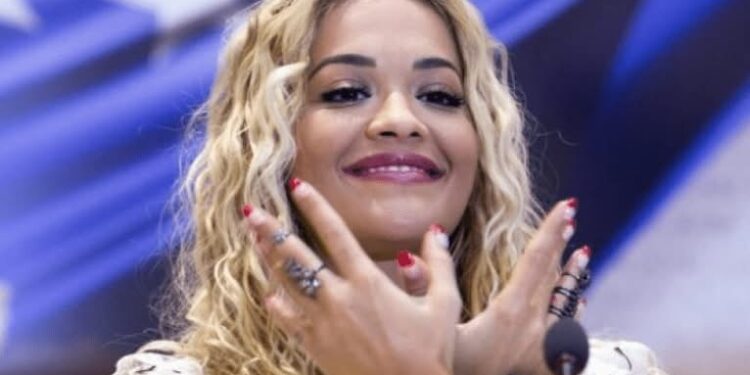 Rita Ora në televizionin e famshëm amerikan: Nuk harroj kurrë prej nga vij, mund të flas për këtë përgjithmonë