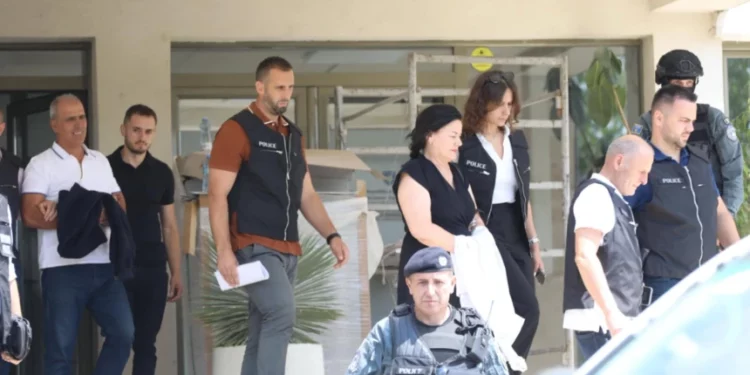 Arrestohen katër persona pas bastisjeve në agjencitë Kadastrale dhe atë të Arkivave