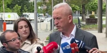Qalaj para fillimit të seancës: S’po shoh sinjal për ndryshim