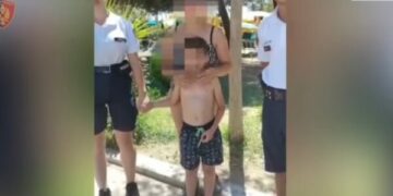 U raportua si i humbur në Shëngjin, policia e gjen 8-vjeçarin nga Kosova