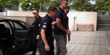 Franca shpreson në lirimin e Igor Popovicit: Anëtarët e ekipeve negociatore duhet të lëvizin lirshëm e sigurt në dy vendet