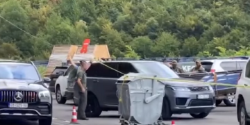 Kërkimet në Ujman, ministrat Xhelal Sveçla e Elbert Krasniqi shfaqen me një “Range Rover” atje