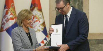 Dy kongresmene amerikane i shkruan Trumpit, propozojnë që Serbia ta njohë Kosovën