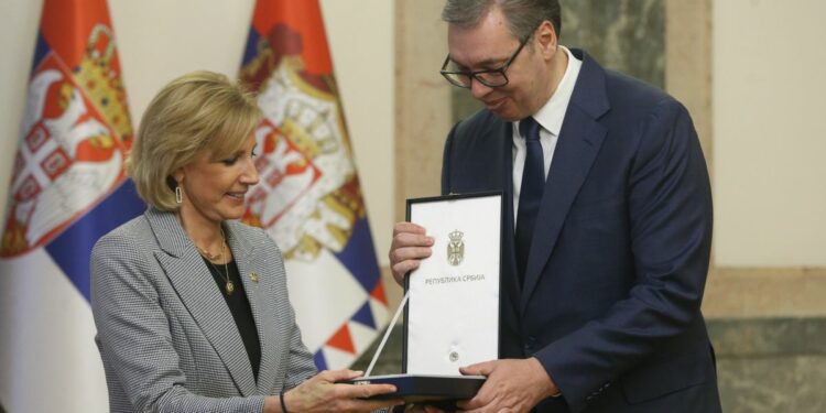 Dy kongresmene amerikane i shkruan Trumpit, propozojnë që Serbia ta njohë Kosovën