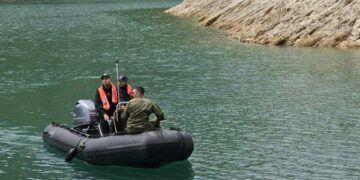 Asnjë shenjë në liqenin e Ujmanit, ndërsa Qeveria ftonte qytetarët të bënin pushime atje