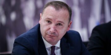 Zemaj për VV-në: Nëse nuk i ka 61 vota, është mirë të lëshojë rrugë