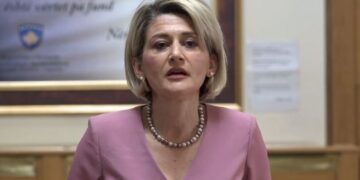 Kusari paralajmëron padi ndaj atyre qe thanë se ajo pati komunikim me Milan Radoiçiqin e Listën Serbe