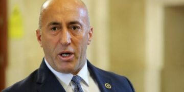 Haradinaj për rastin në Gjakovë: Rritja e sigurisë në vendet e punës, e domosdoshme