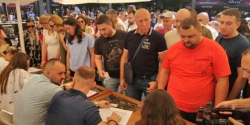 Kurti vendosi gurthemelin, Lista Serbe mbledh nënshkrime kundër ndërtimit të dy urave mbi Ibër
