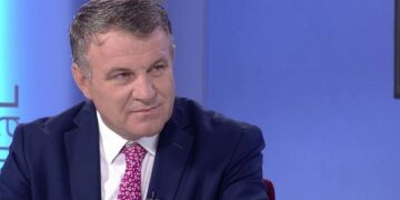 Zonja presidente, rrëzojeni këtë mur!