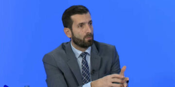 “Presidentja mundet me ia dhanë mundësinë të dytit – Nuk mund të shpallë zgjedhje”, Demhasaj sqaron procedurat, Latifi: Problemi nuk është juridik