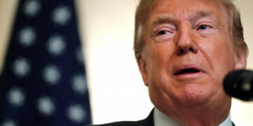 Trump i jep fund spekulimeve: Ukraina nuk duhet të godasë Moskën