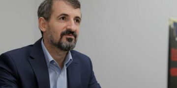 Miftaraj: Vendimi i Gjykatës Supreme është i qartë – deputetët që janë edhe ministër nuk mund të ushtrojnë njëkohësisht dy funksione