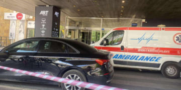Pamje nga vendi ku vd’iq 25 vjeçari- ra nga kati i 13-të i hotel “Grand”