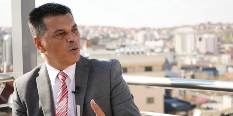 Ismet Kryeziu i KDI: Demokracia në Kosovë është në krizë të thellë